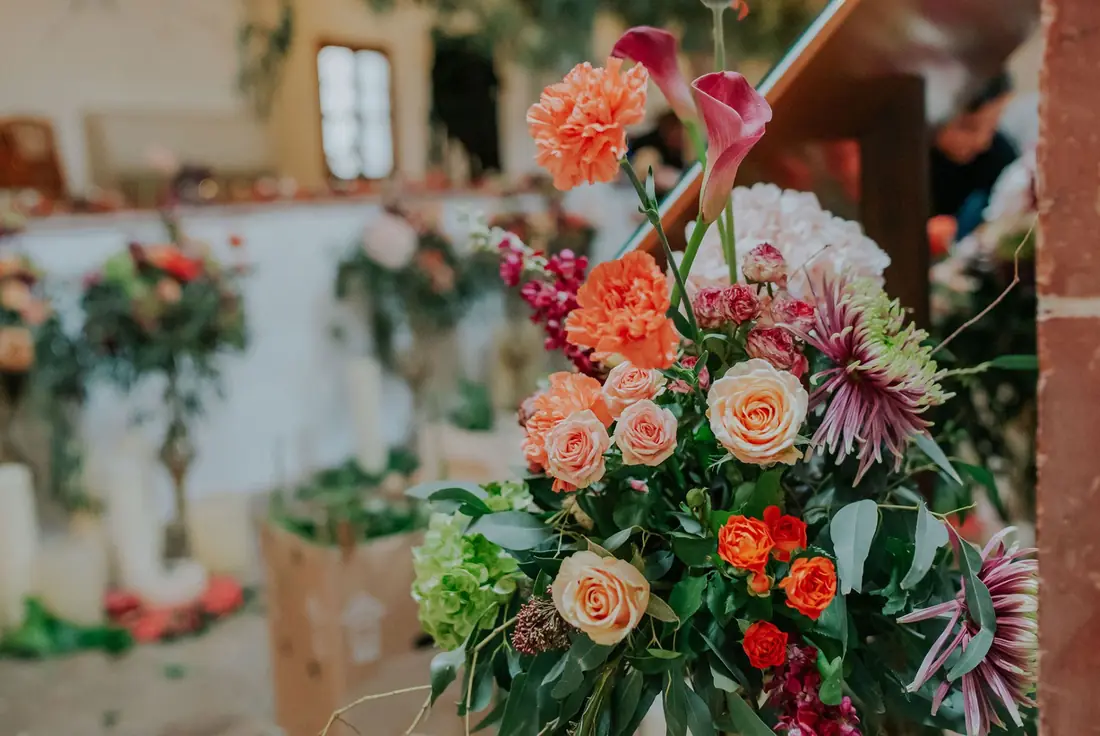 Seasonal floral centrepieces